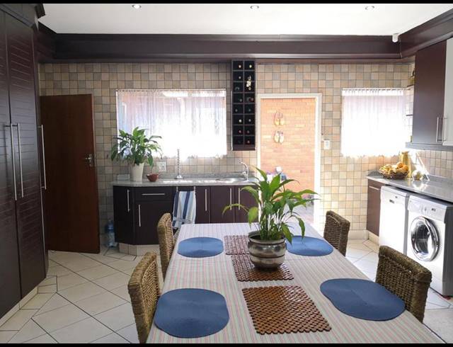 4 BEDROOM HOUSE FOR SALE IN SUNWARD PARK